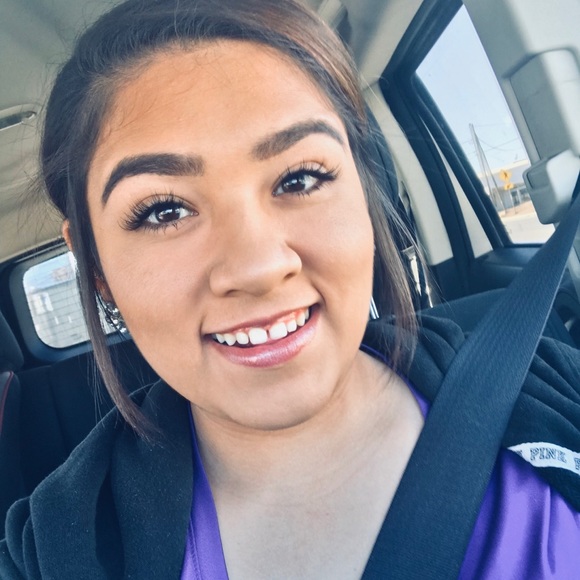 Meet your Posher, Nayely - Picture 1 of 1